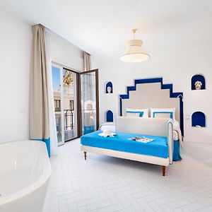 Deluxe Double Room Bath Annex